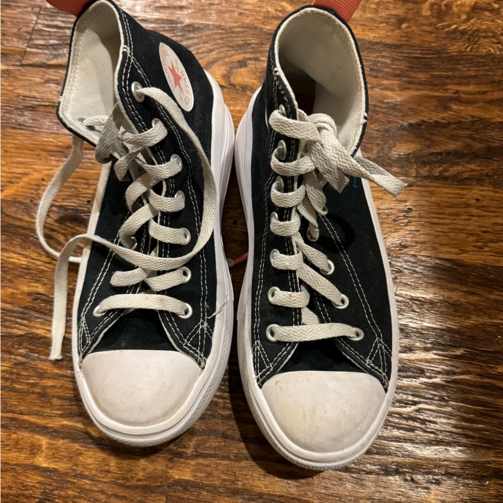 Girls size 3 black platform converse.